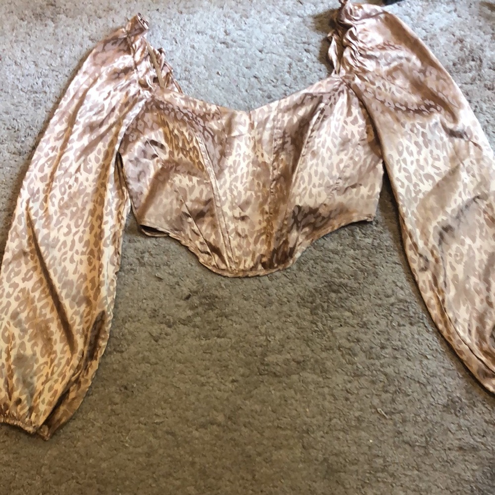 Golden silk cheetah print crop top!